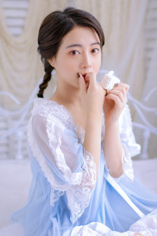 青田典子
